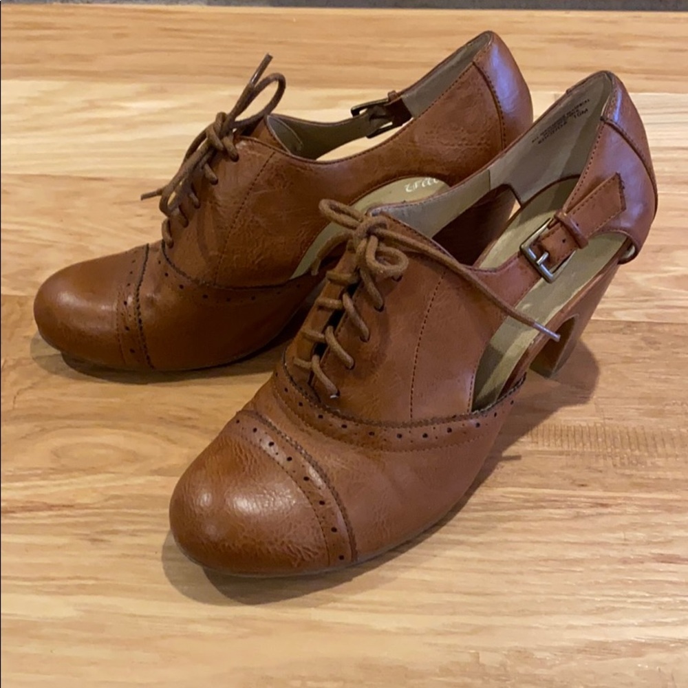Crown Vintage Brown Heels Rhonda Style